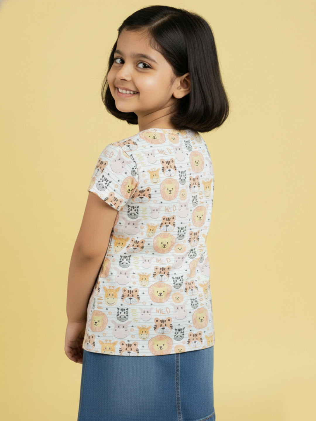 White 100% Cotton Regular Fit Animal Printed Short Sleeves T-shirt for Girls