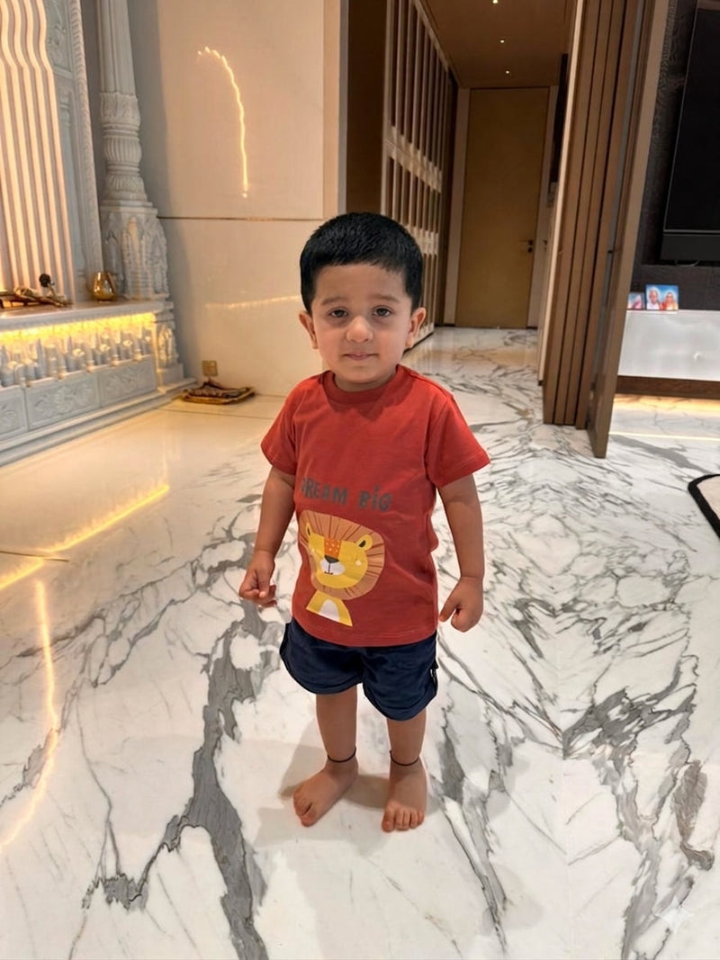 Nice tshirt. Its a unique color and print for kids